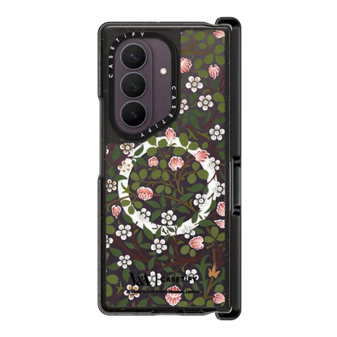 V&A Morris Edit, Clover Case
