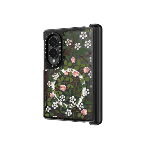 V&A Morris Edit, Clover Case