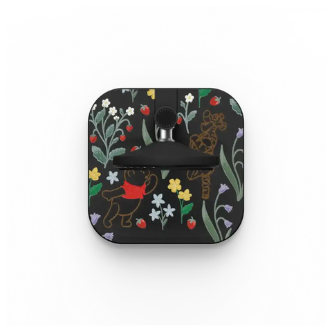 Winnie The Pooh Embroidered Floral Pattern 2-in-1 Charging Stand